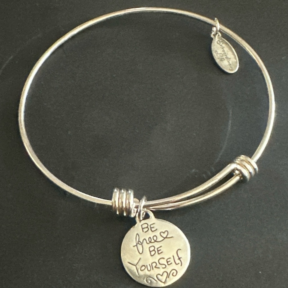 🔥🔥Extraordinary Life Sterling Silver Bracelet W/Be Free Be Yourself Charm🔥🔥
